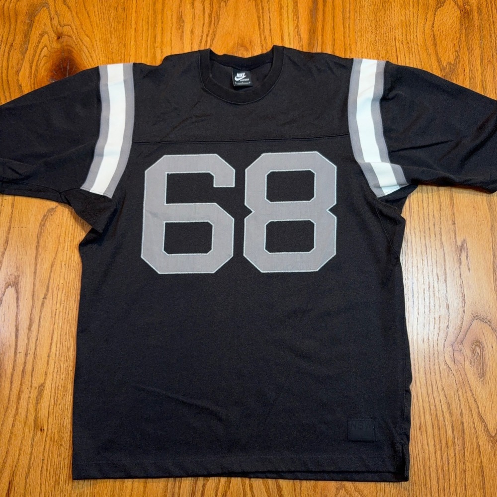 Nike Sportswear Jersey Shirt Mens M Black 68 Graphic Short Sleeve 431972-010